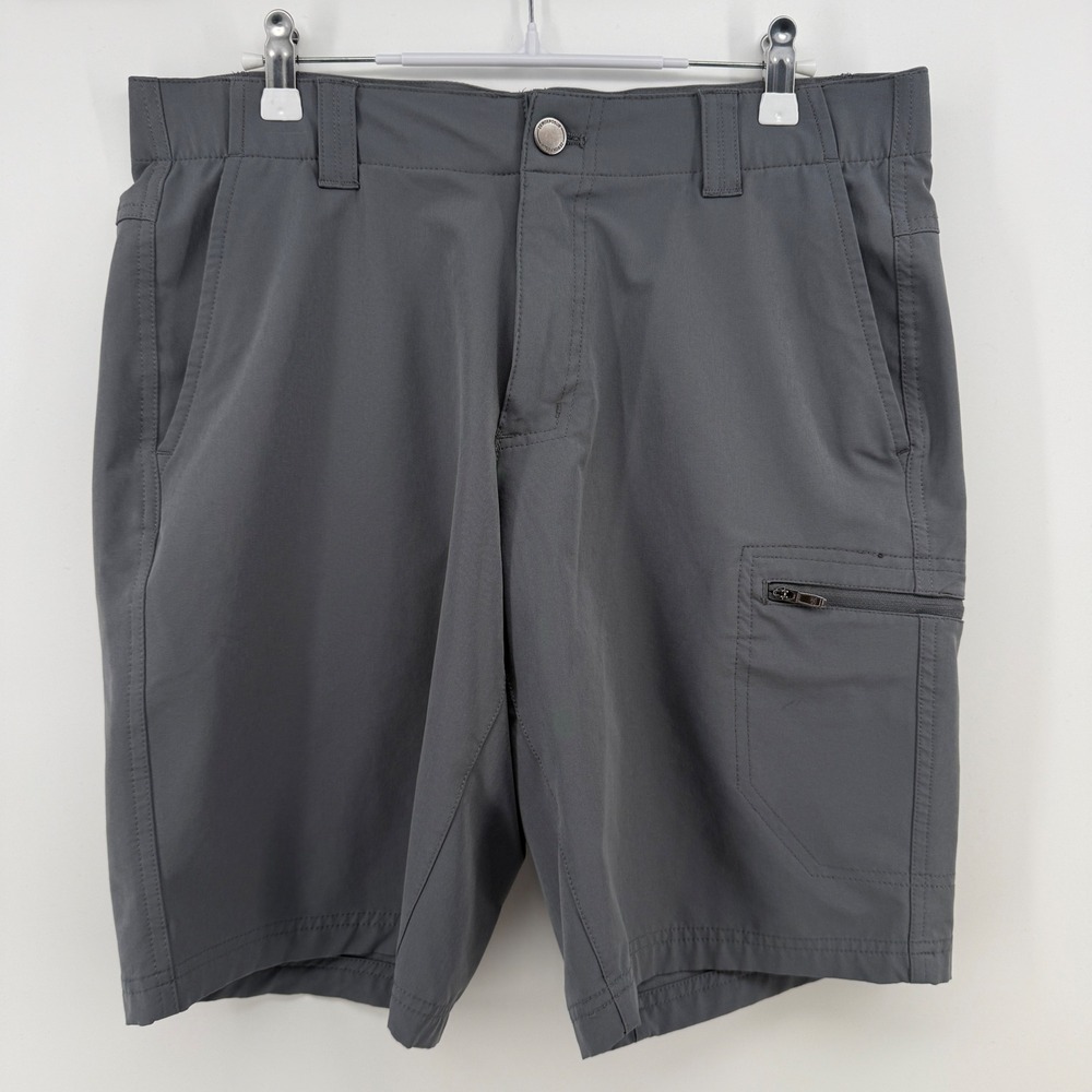 ZeroXposur Travel Series Mens Gray Cargo Shorts Size 32 Carbon